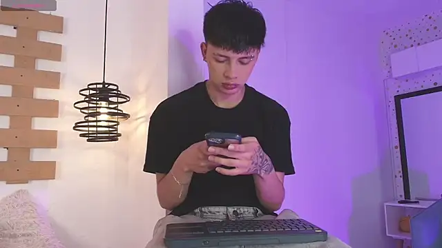 Steev Novoa online show from 03/19/25, 04:25