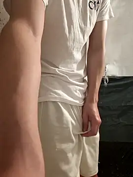 Snapshot of Mrtzz_ chatting on 10/11/25, 10:41 Mrtzz online show from 10/11/25, 10:41