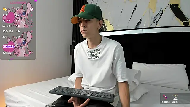 Snapshot of Dei_v_48 chatting on 01/21/25, 10:30 Dei v 48 online show from 01/21/25, 10:30