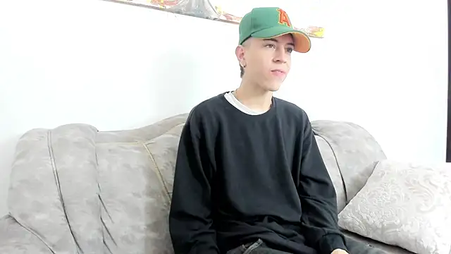 Snapshot of Dei_v_48 chatting on 02/26/25, 07:27 Dei v 48 online show from 02/26/25, 07:27