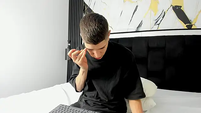 Snapshot of Dei_v_48 chatting on 03/08/25, 05:59 Dei v 48 online show from 03/08/25, 05:59