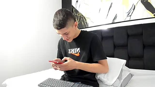 Snapshot of Dei_v_48 chatting on 03/15/25, 07:27 Dei v 48 online show from 03/15/25, 07:27