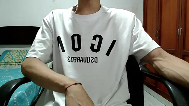 Snapshot of Dei_v_48 chatting on 09/21/25, 08:21 Dei v 48 online show from 09/21/25, 08:21