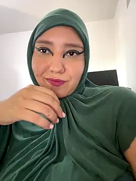 hannahayat online show from 10/24/25, 02:46