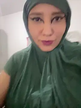 hannahayat online show from 11/28/25, 12:24