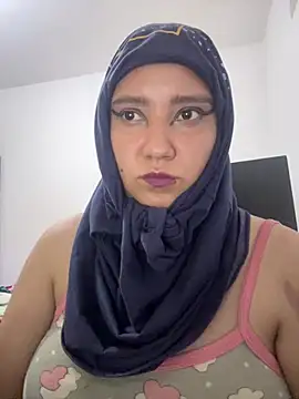 Snapshot of hannahayat chatting on 04/28/26, 02:27 hannahayat online show from 04/28/26, 02:27