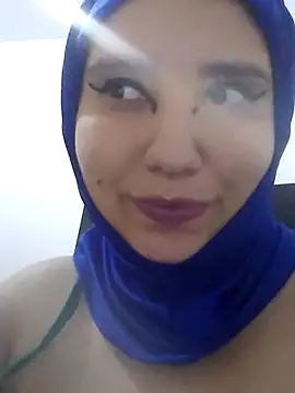 Snapshot of hannahayat chatting on 05/22/26, 11:10 hannahayat online show from 05/22/26, 11:10