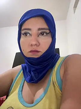 Snapshot of hannahayat chatting on 06/05/26, 12:22 hannahayat online show from 06/05/26, 12:22