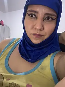 Snapshot of hannahayat chatting on 06/08/26, 01:28 hannahayat online show from 06/08/26, 01:28