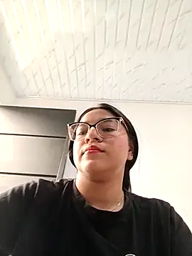 -VICKKY online show from 10/28/25, 01:14