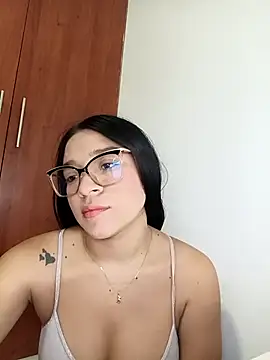 -VICKKY online show from 11/08/25, 02:01