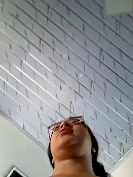Snapshot of -VICKKY chatting on 05/16/26, 02:27 -VICKKY online show from 05/16/26, 02:27