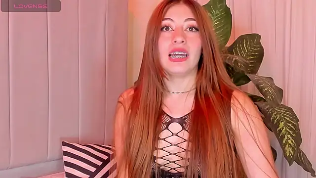 Snapshot of tiffany_becker chatting on 02/20/25, 01:57 tiffany becker online show from 02/20/25, 01:57