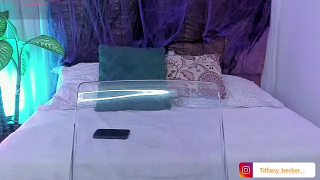 Snapshot of tiffany_becker chatting on 10/18/25, 11:55 tiffany becker online show from 10/18/25, 11:55