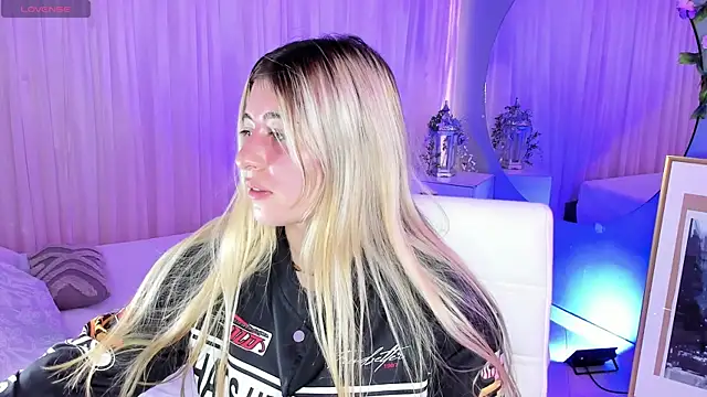 tiffany becker online show from 05/11/26, 04:04