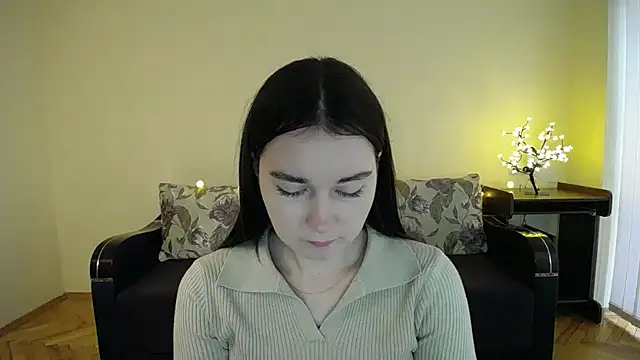 Pretty shy online show from 02/08/25, 12:50