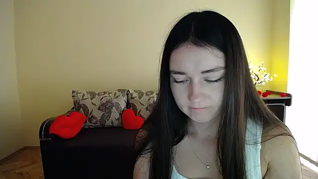 Snapshot of Pretty_shy chatting on 07/17/26, 09:27 Pretty shy online show from 07/17/26, 09:27