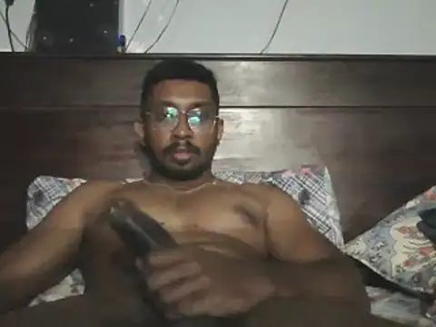 chennaibull101 online show from 12/28/24, 04:20