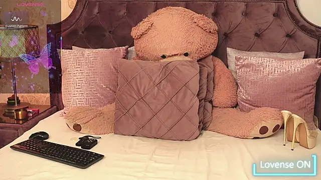 JaneDevine online show from 11/13/25, 06:23