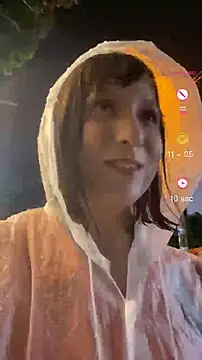 Snapshot of ashy_7999 chatting on 09/18/25, 01:35 ashy 7999 online show from 09/18/25, 01:35