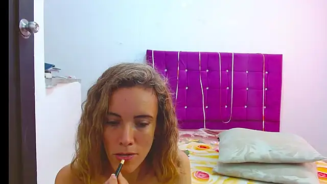 chantalsemenova1 online show from 03/18/25, 02:48