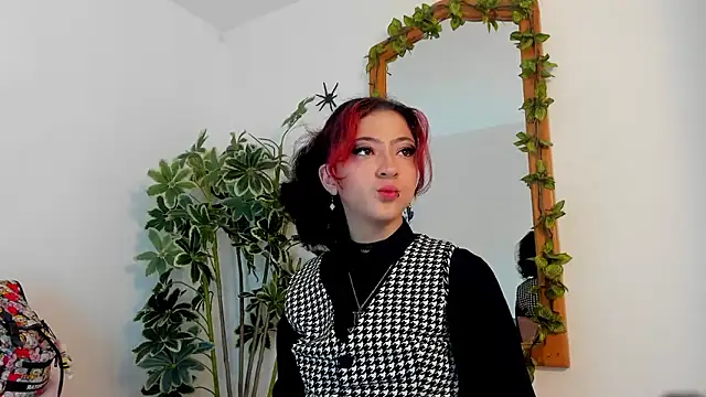 BonnieCute  online show from 11/10/25, 11:37