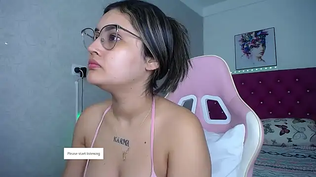 Snapshot of antonella_sweetlittle chatting on 05/15/26, 11:39 antonella sweetlittle online show from 05/15/26, 11:39