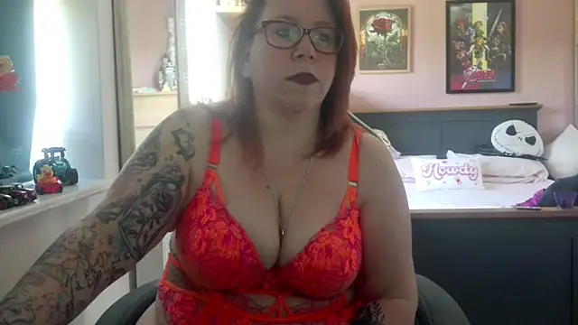 NikiDeeOfficial online show from 04/21/26, 11:05