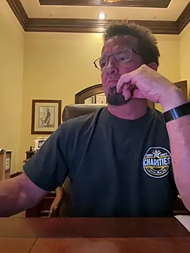 Snapshot of sluttydylan chatting on 05/16/26, 01:02 sluttydylan online show from 05/16/26, 01:02