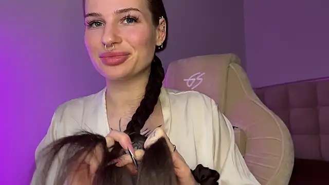 Snapshot of MarlynRobertsen chatting on 02/18/26, 12:56 MarlynRobertsen online show from 02/18/26, 12:56