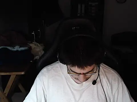 thealfawolf01 online show from 01/04/25, 11:27