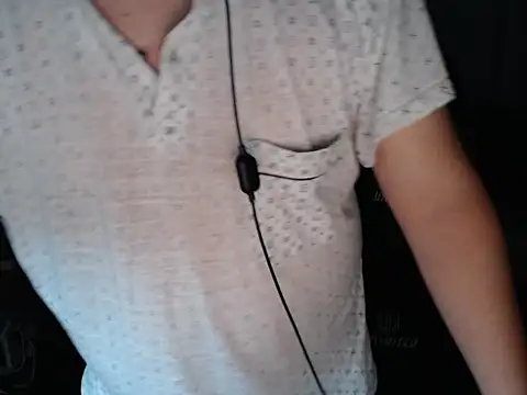 thealfawolf01 online show from 10/05/25, 01:48