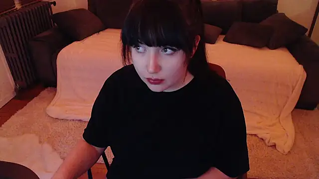 Lynylou online show from 12/09/24, 01:40