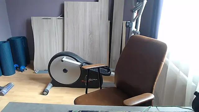 Lynylou online show from 09/10/25, 07:30