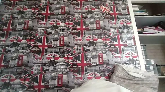 Lynylou online show from 10/24/25, 11:17