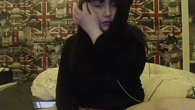 Lynylou online show from 02/11/26, 10:59