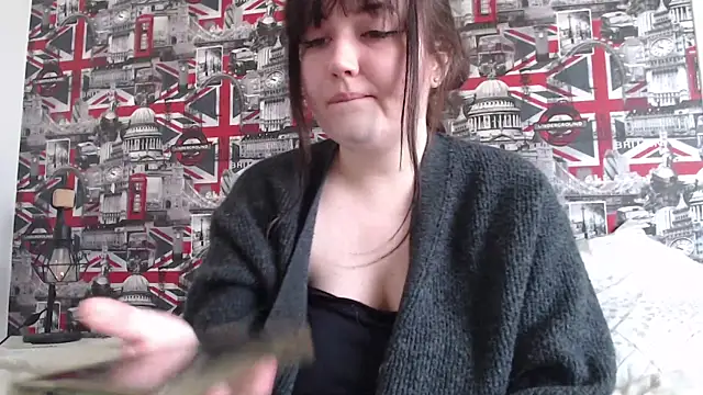 Snapshot of Lynylou chatting on 03/22/26, 02:20 Lynylou online show from 03/22/26, 02:20