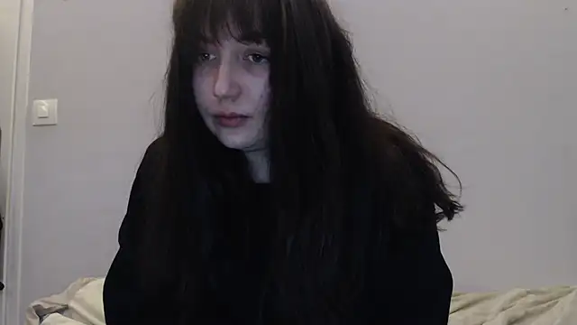 Snapshot of Lynylou chatting on 04/03/26, 06:28 Lynylou online show from 04/03/26, 06:28