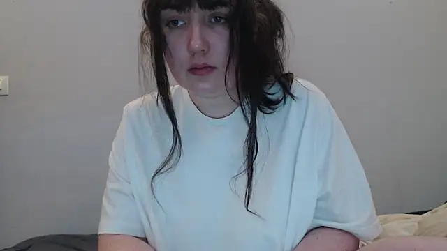 Snapshot of Lynylou chatting on 04/07/26, 07:25 Lynylou online show from 04/07/26, 07:25