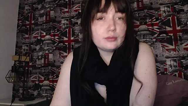 Snapshot of Lynylou chatting on 04/11/26, 10:47 Lynylou online show from 04/11/26, 10:47
