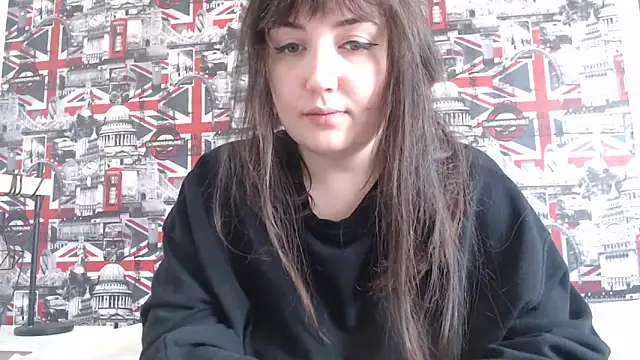 Snapshot of Lynylou chatting on 04/13/26, 11:37 Lynylou online show from 04/13/26, 11:37