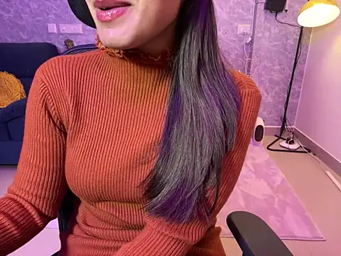 Snapshot of MidnightFlame chatting on 12/20/24, 07:07 MidnightFlame online show from 12/20/24, 07:07