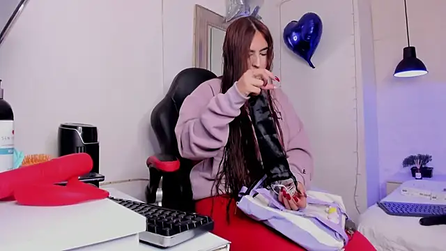 angel hardy dl online show from 02/04/25, 12:11