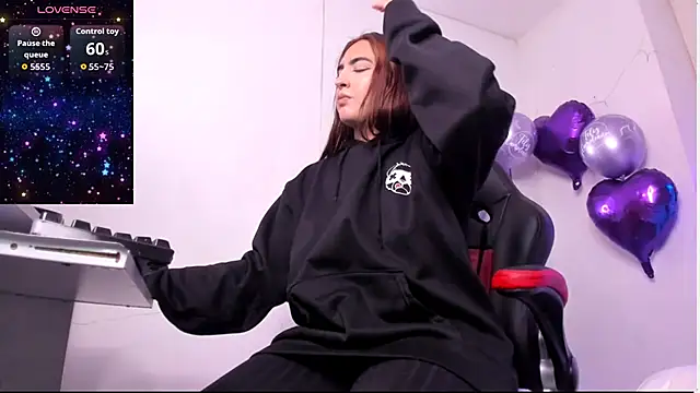 angel hardy dl online show from 01/11/26, 12:21