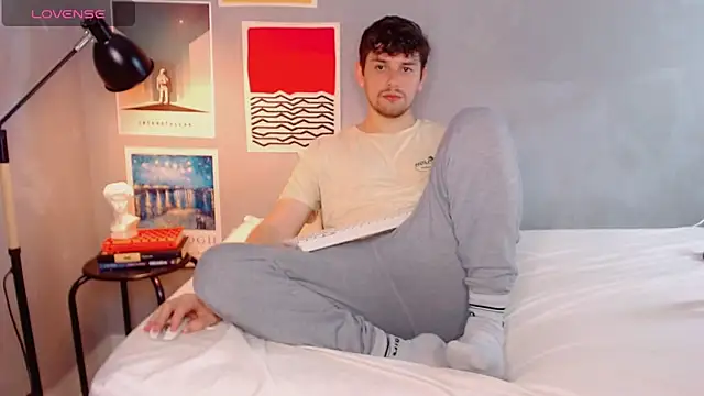 Elio555 online show from 10/26/25, 06:58