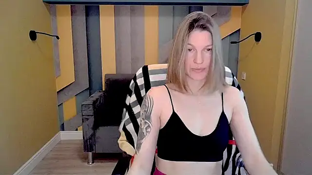 EmilyWalkeri online show from 02/24/25, 08:06