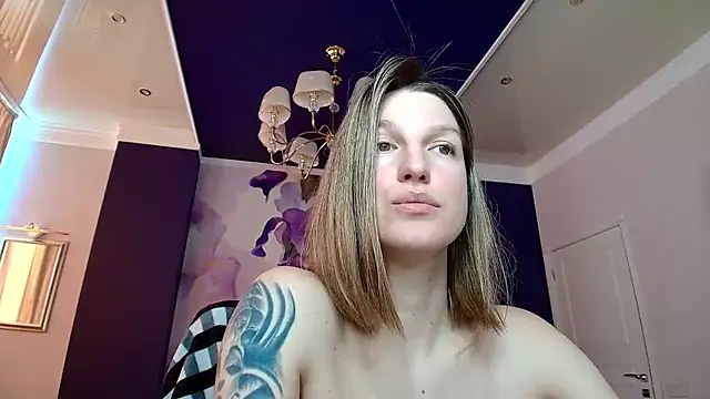 EmilyWalkeri online show from 03/10/25, 08:15