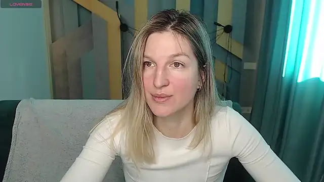 EmilyWalkeri online show from 02/19/26, 08:32