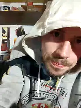 Snapshot of Rejtelmesest chatting on 12/17/24, 10:22 Rejtelmesest online show from 12/17/24, 10:22