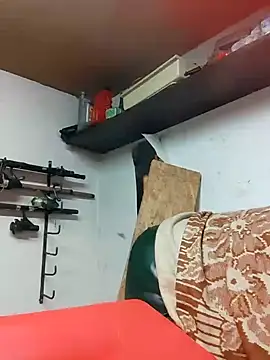 Snapshot of Rejtelmesest chatting on 12/20/24, 11:05 Rejtelmesest online show from 12/20/24, 11:05